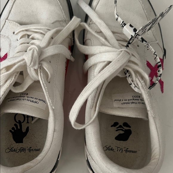 Off-White White and Black Sneakers with Pink Accents